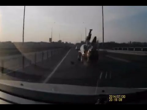 Accidente de moto con acrobacia final accidente-moto-acrobacia
