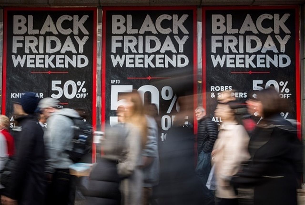 Black Friday: Qué vamos a comprar y cuánto nos gastaremos black friday gente